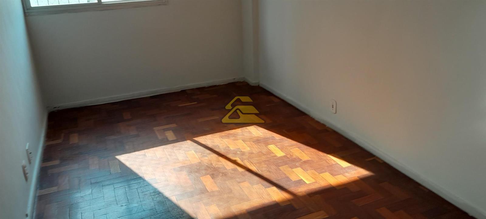 Apartamento à venda com 2 quartos, 100m² - Foto 5