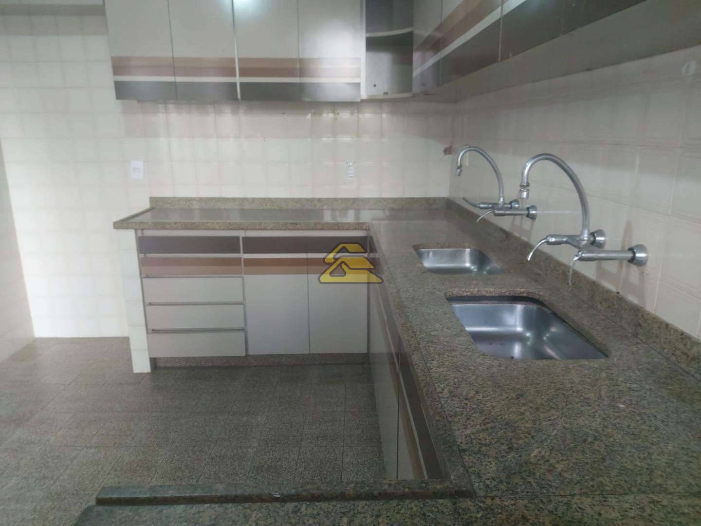 Apartamento à venda com 4 quartos, 235m² - Foto 25