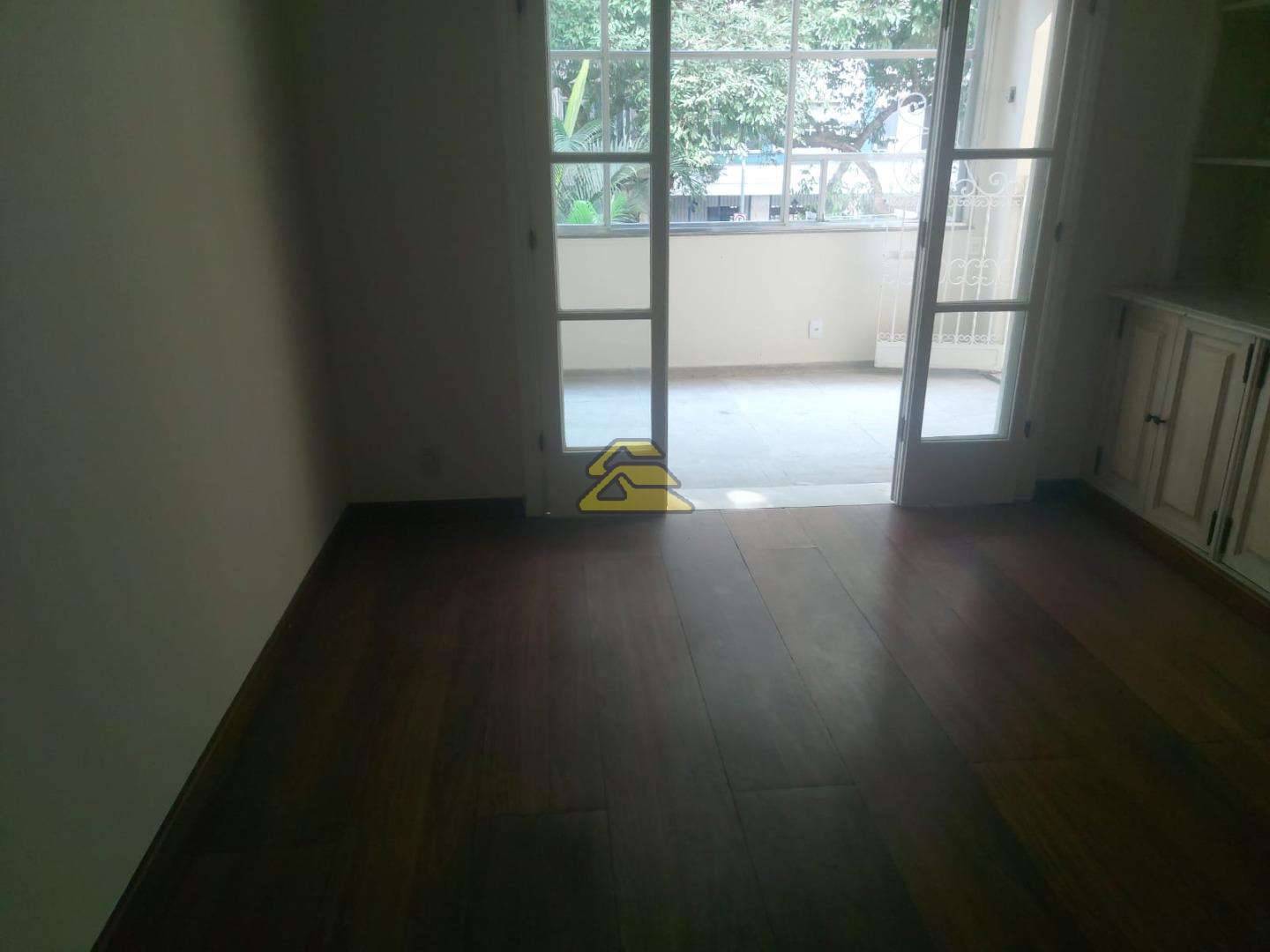 Apartamento à venda com 4 quartos, 235m² - Foto 9