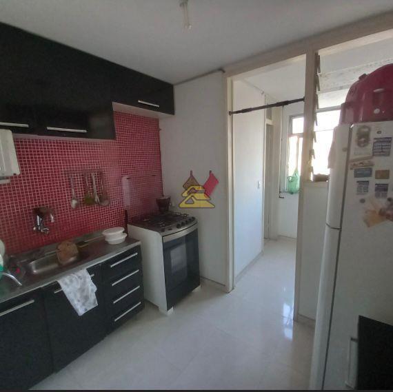 Apartamento à venda com 2 quartos, 77m² - Foto 20