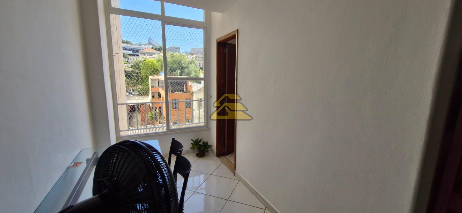 Apartamento à venda com 2 quartos, 63m² - Foto 8