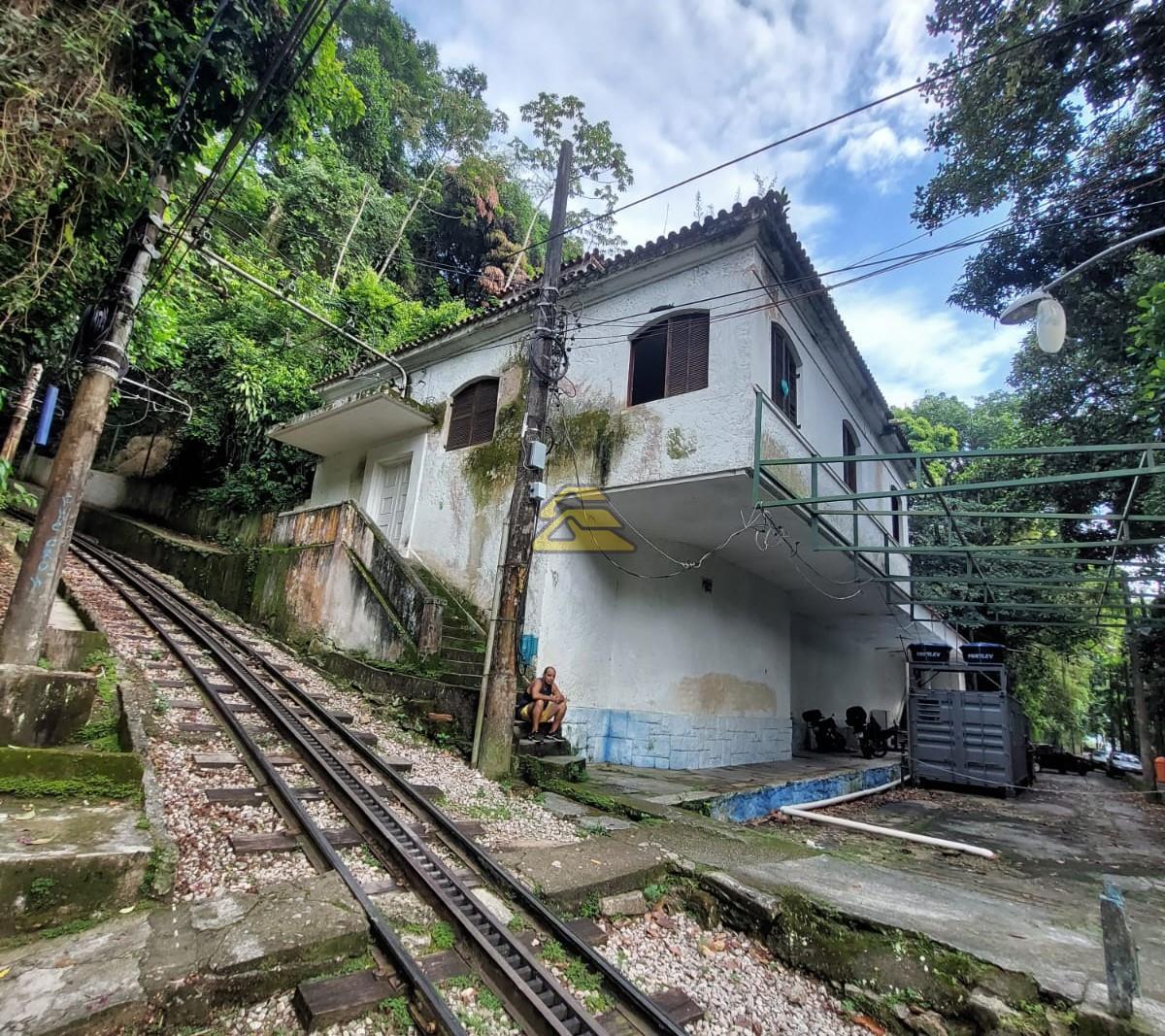 Casa à venda com 3 quartos, 341m² - Foto 5