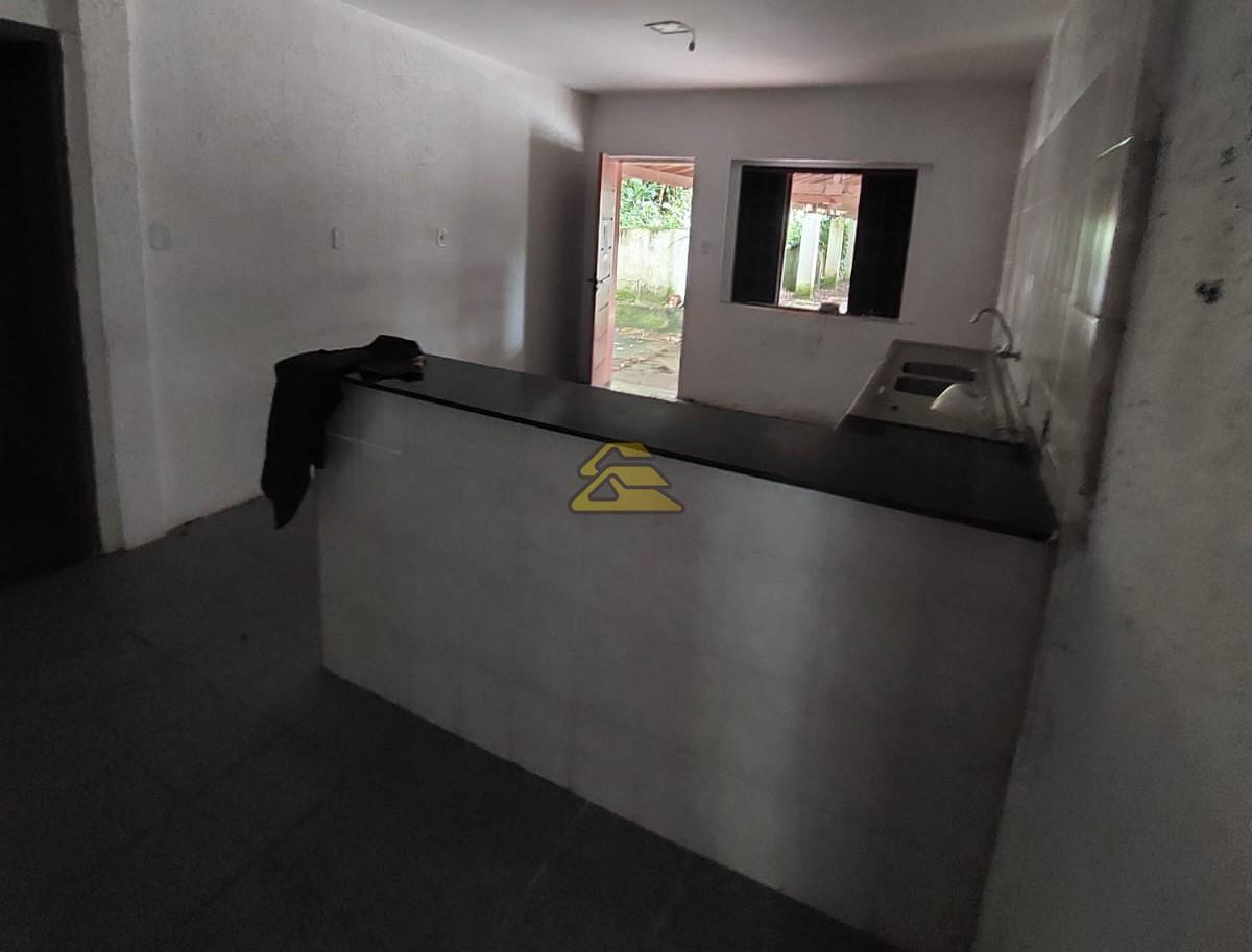 Casa à venda com 3 quartos, 341m² - Foto 6