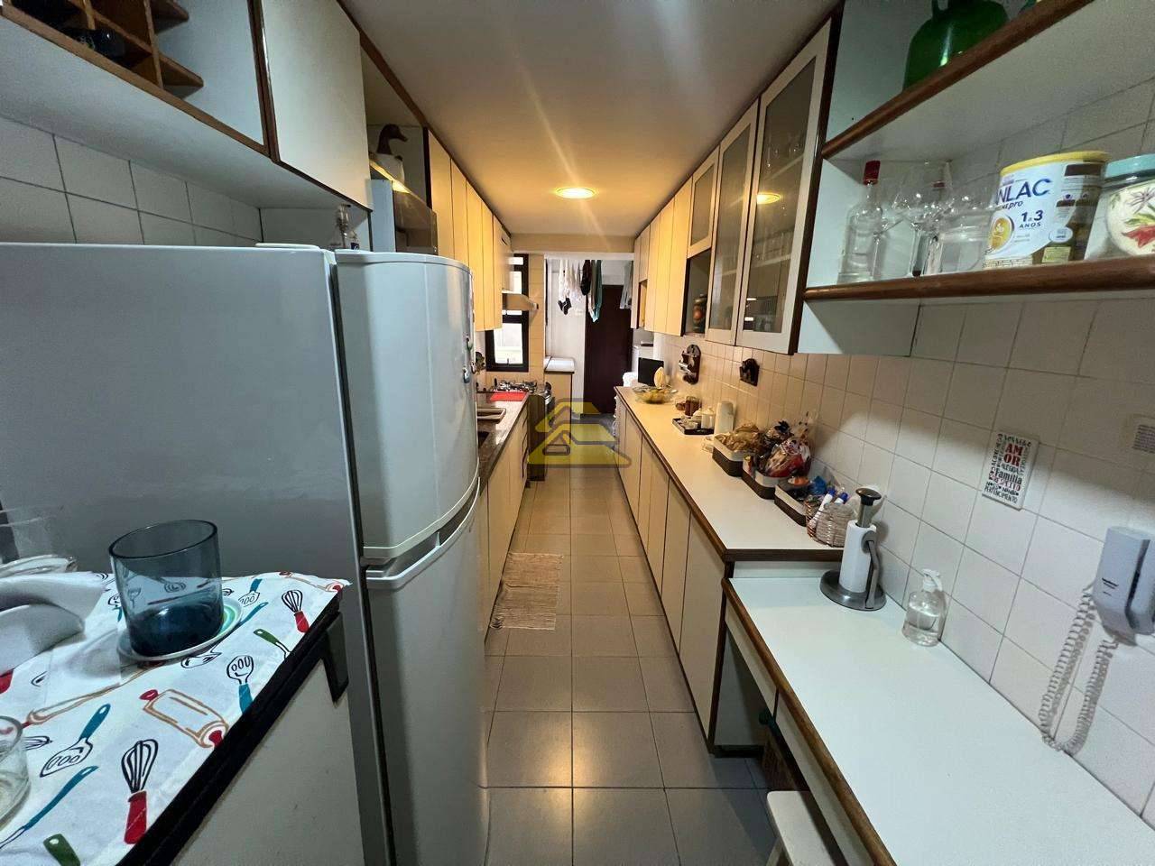 Apartamento à venda com 3 quartos, 150m² - Foto 18