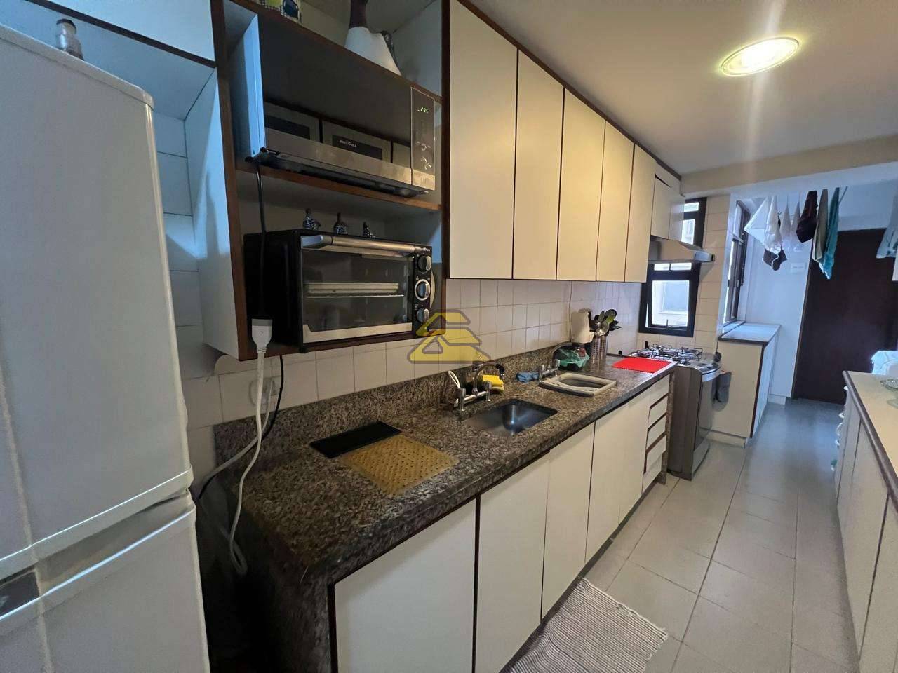 Apartamento à venda com 3 quartos, 150m² - Foto 17