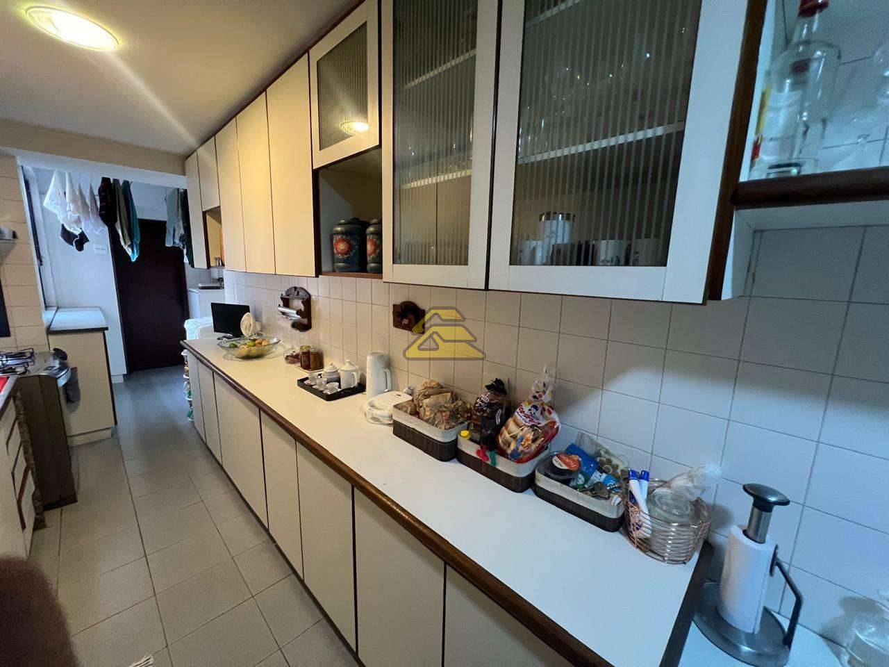 Apartamento à venda com 3 quartos, 150m² - Foto 19