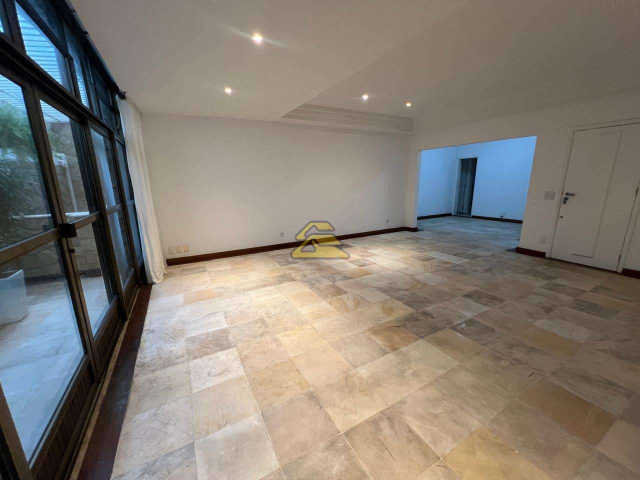 Apartamento à venda com 2 quartos, 130m² - Foto 2