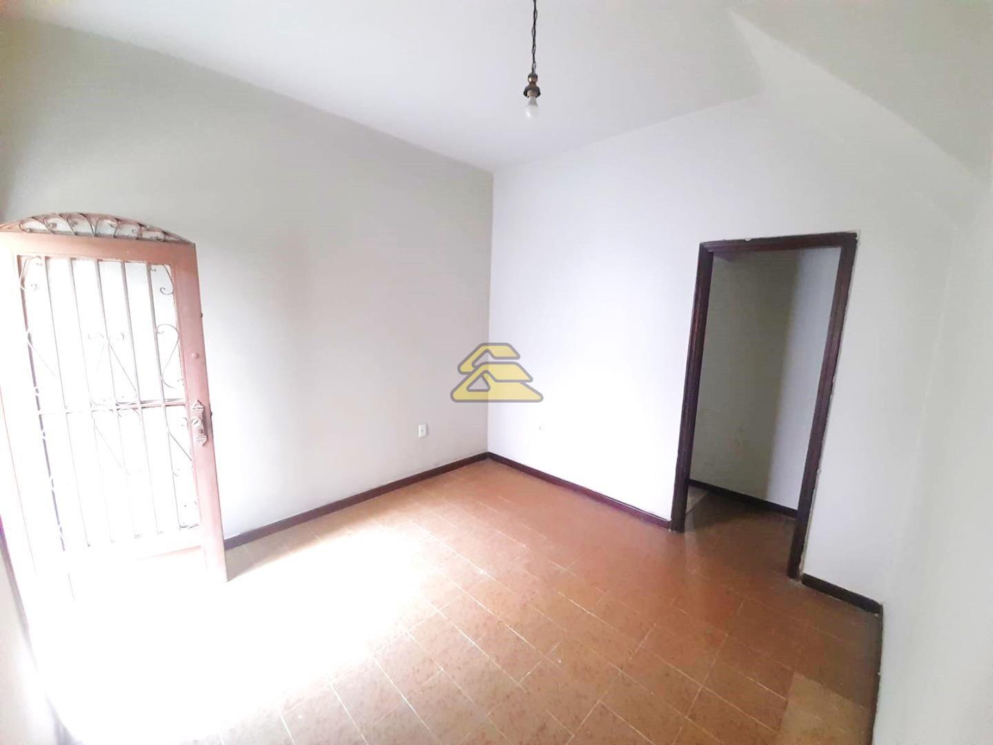 Casa à venda com 2 quartos, 65m² - Foto 2