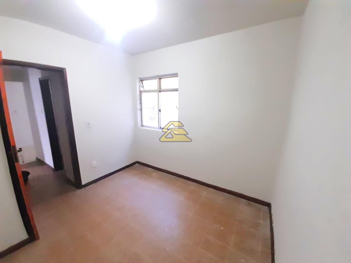 Casa à venda com 2 quartos, 65m² - Foto 4