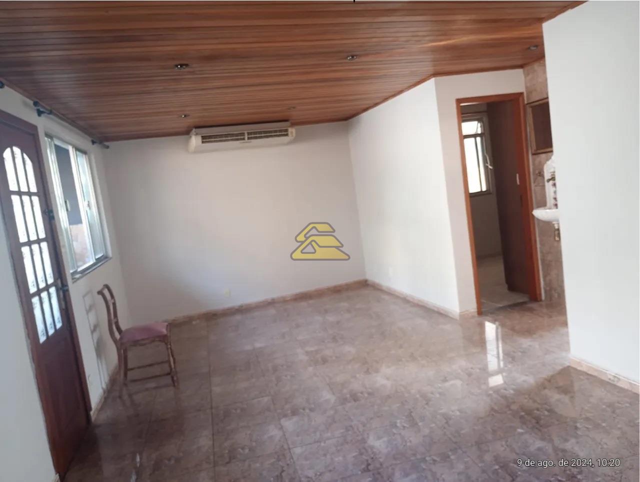 Casa à venda com 4 quartos, 131m² - Foto 6