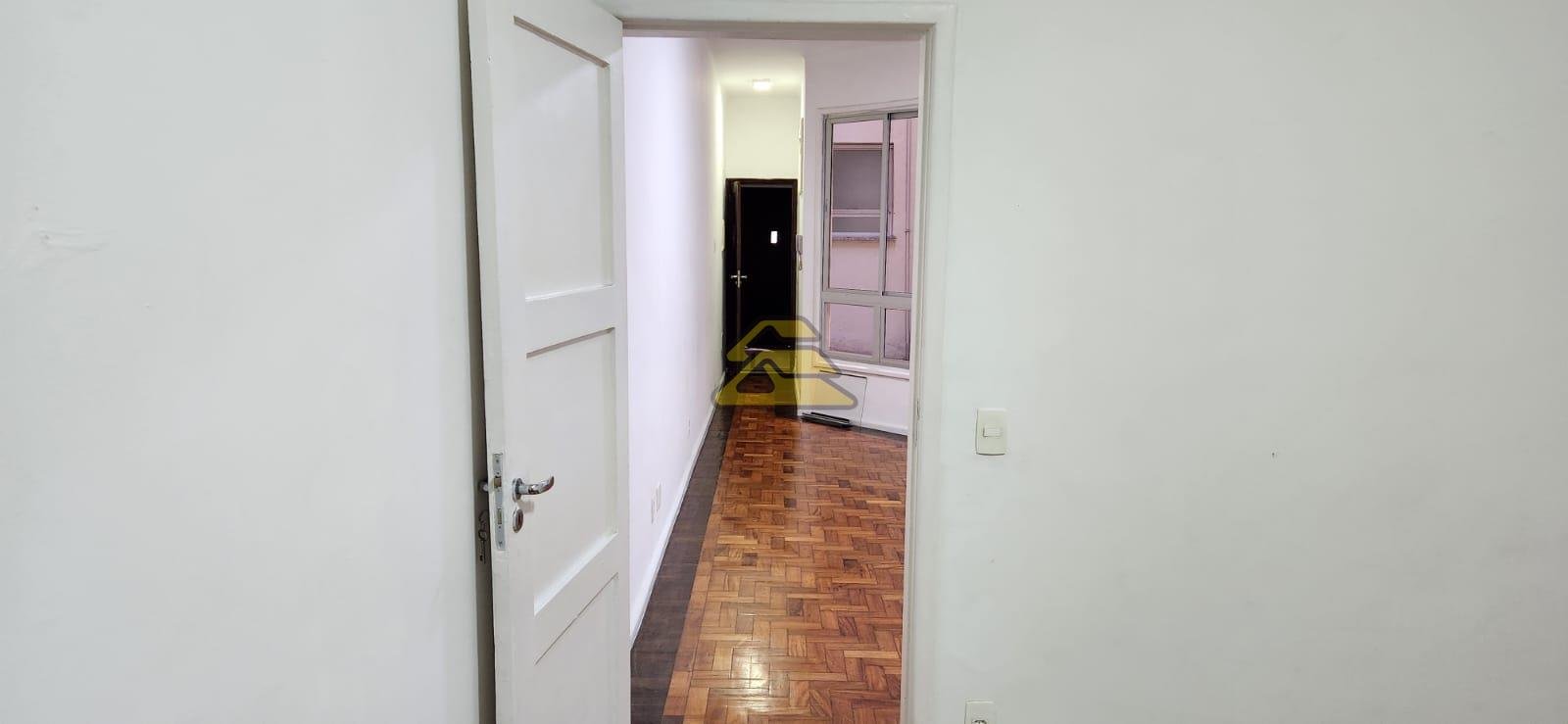 Apartamento à venda com 1 quarto, 42m² - Foto 15