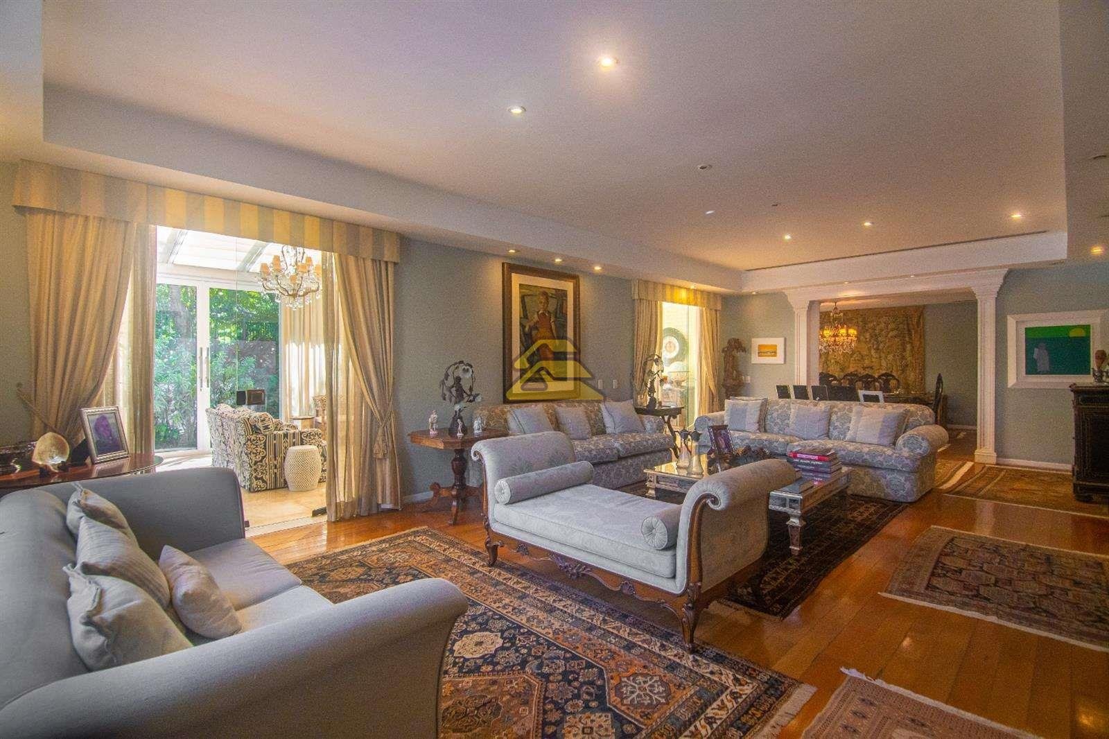 Casa de Condomínio à venda com 4 quartos, 723m² - Foto 2