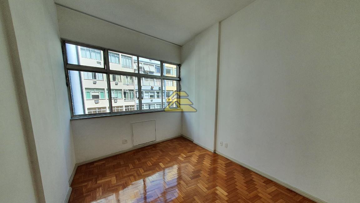 Apartamento à venda com 3 quartos, 150m² - Foto 1