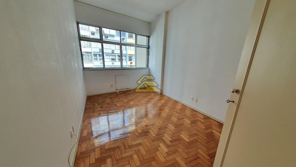 Apartamento à venda com 3 quartos, 150m² - Foto 7