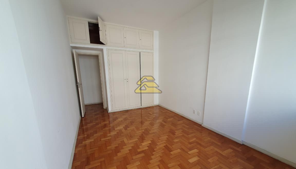 Apartamento à venda com 3 quartos, 150m² - Foto 8