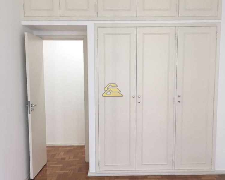 Apartamento à venda com 3 quartos, 150m² - Foto 12