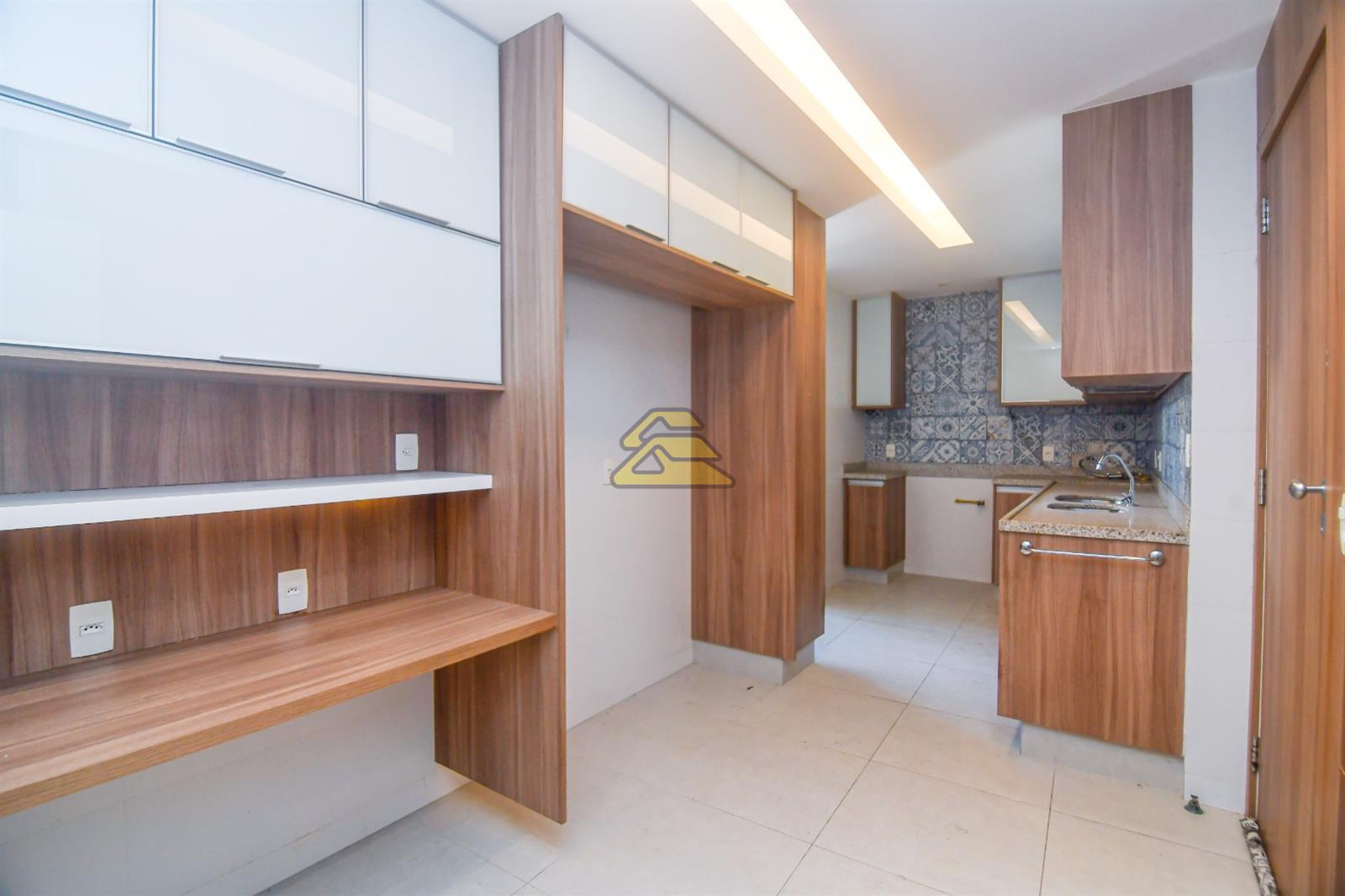 Apartamento à venda com 4 quartos, 226m² - Foto 24