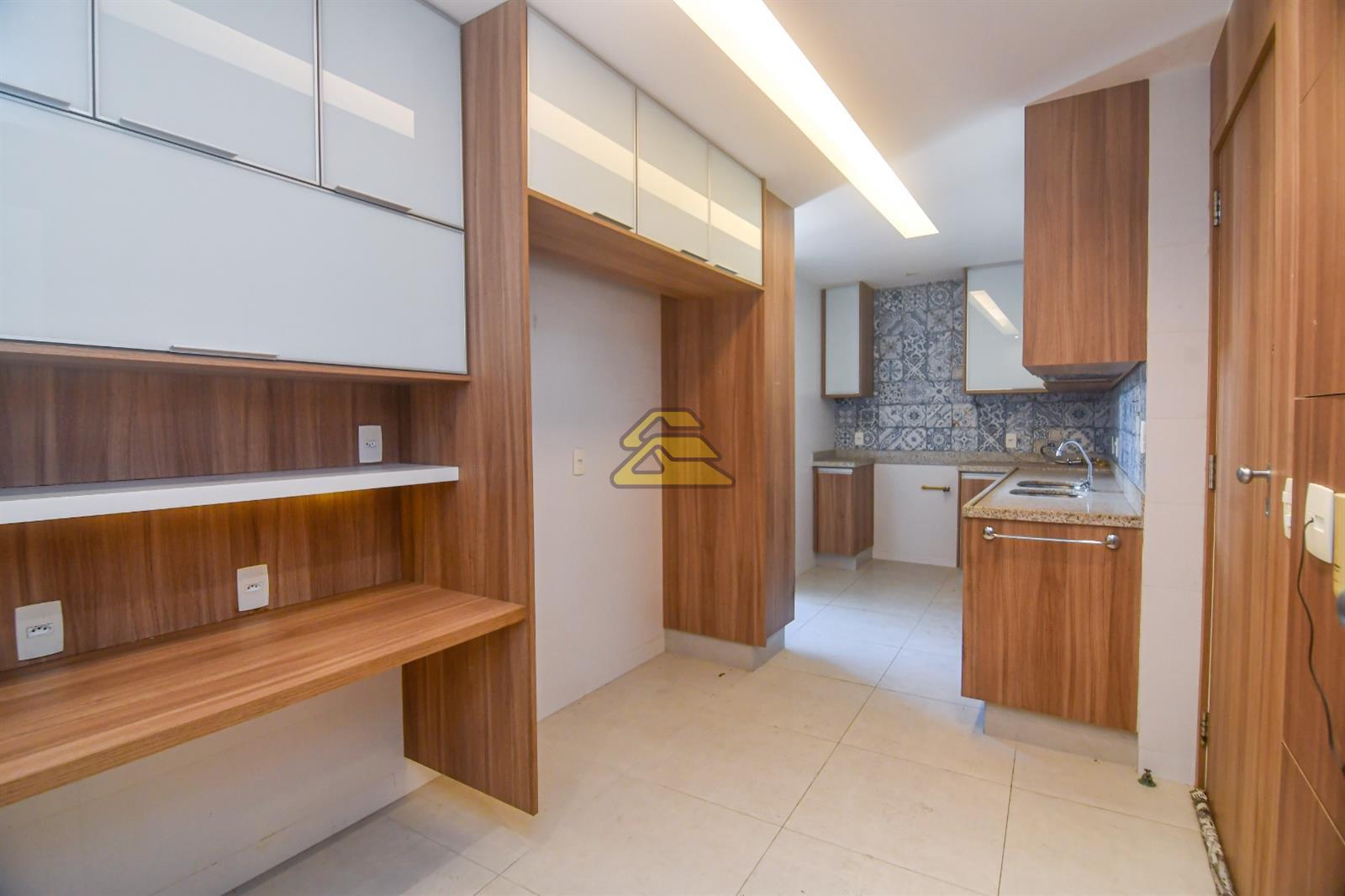 Apartamento à venda com 4 quartos, 226m² - Foto 25