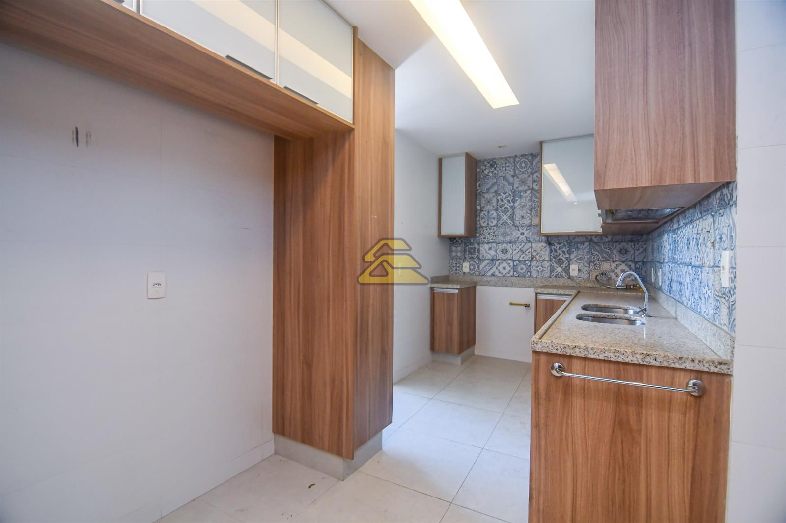 Apartamento à venda com 4 quartos, 226m² - Foto 26