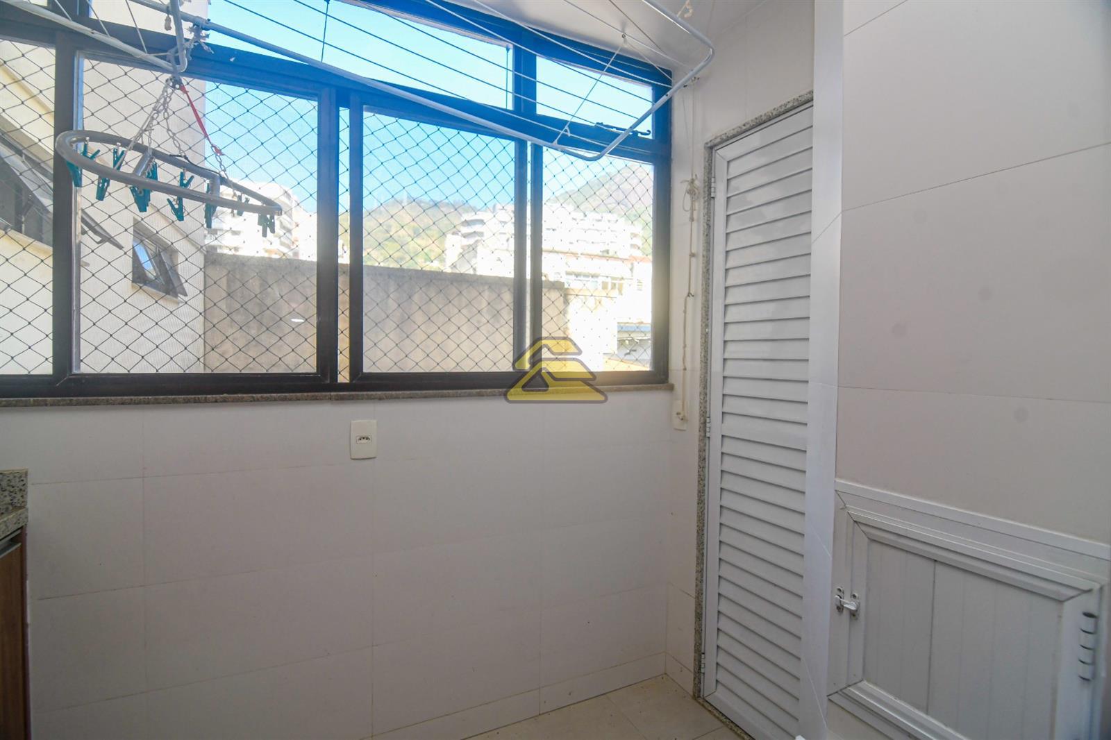 Apartamento à venda com 4 quartos, 226m² - Foto 29