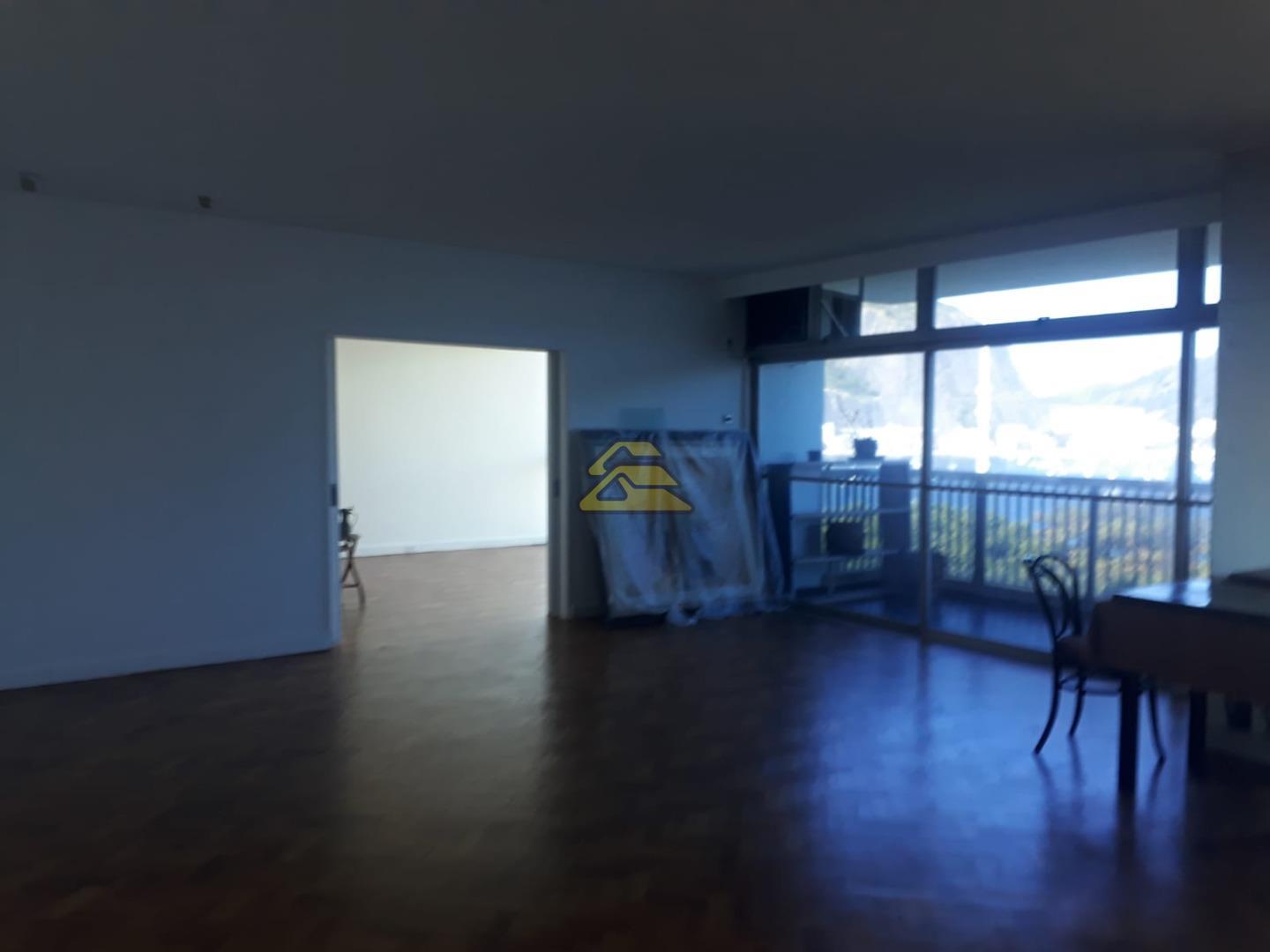 Apartamento à venda com 3 quartos, 330m² - Foto 2