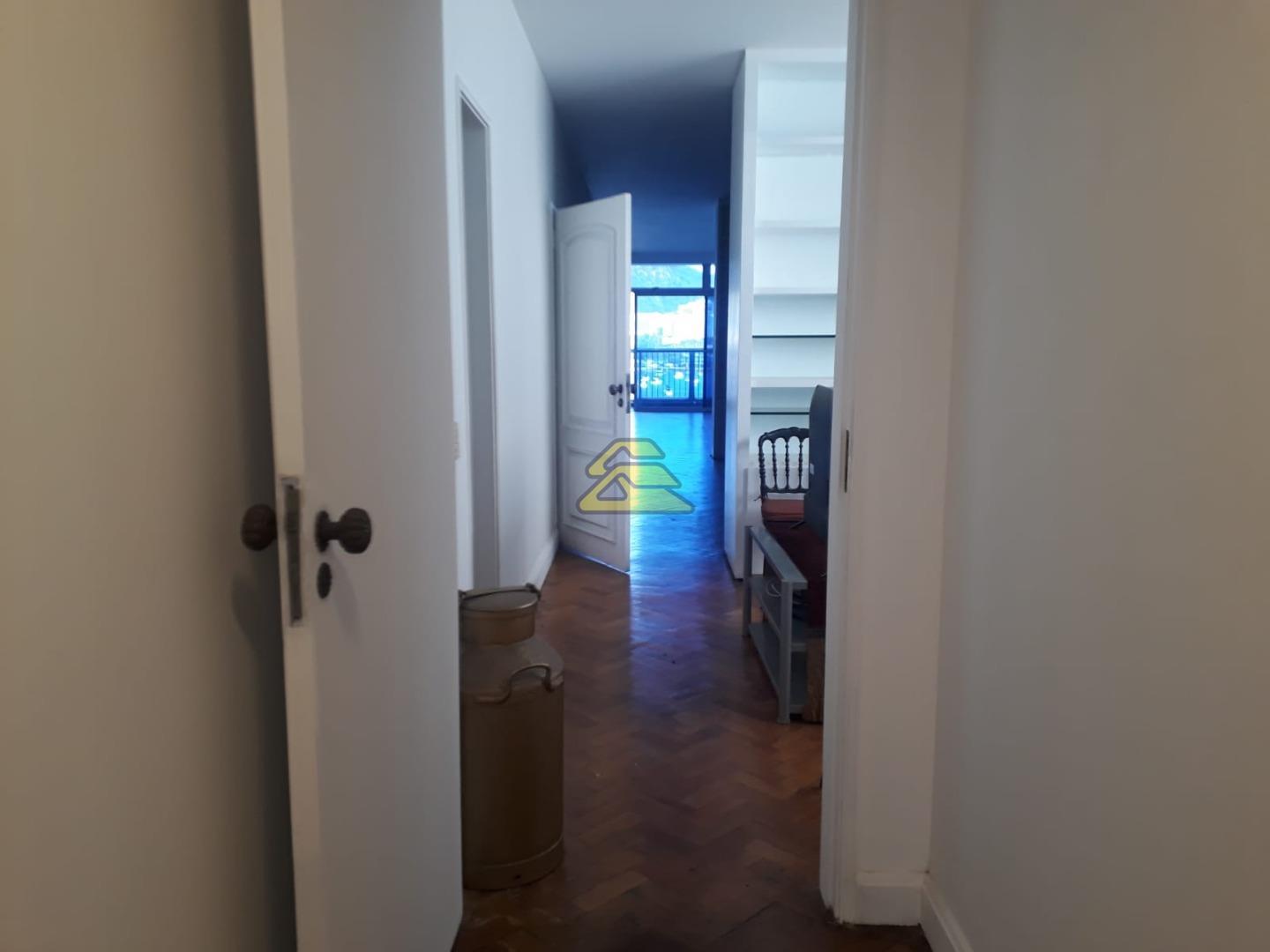 Apartamento à venda com 3 quartos, 330m² - Foto 7