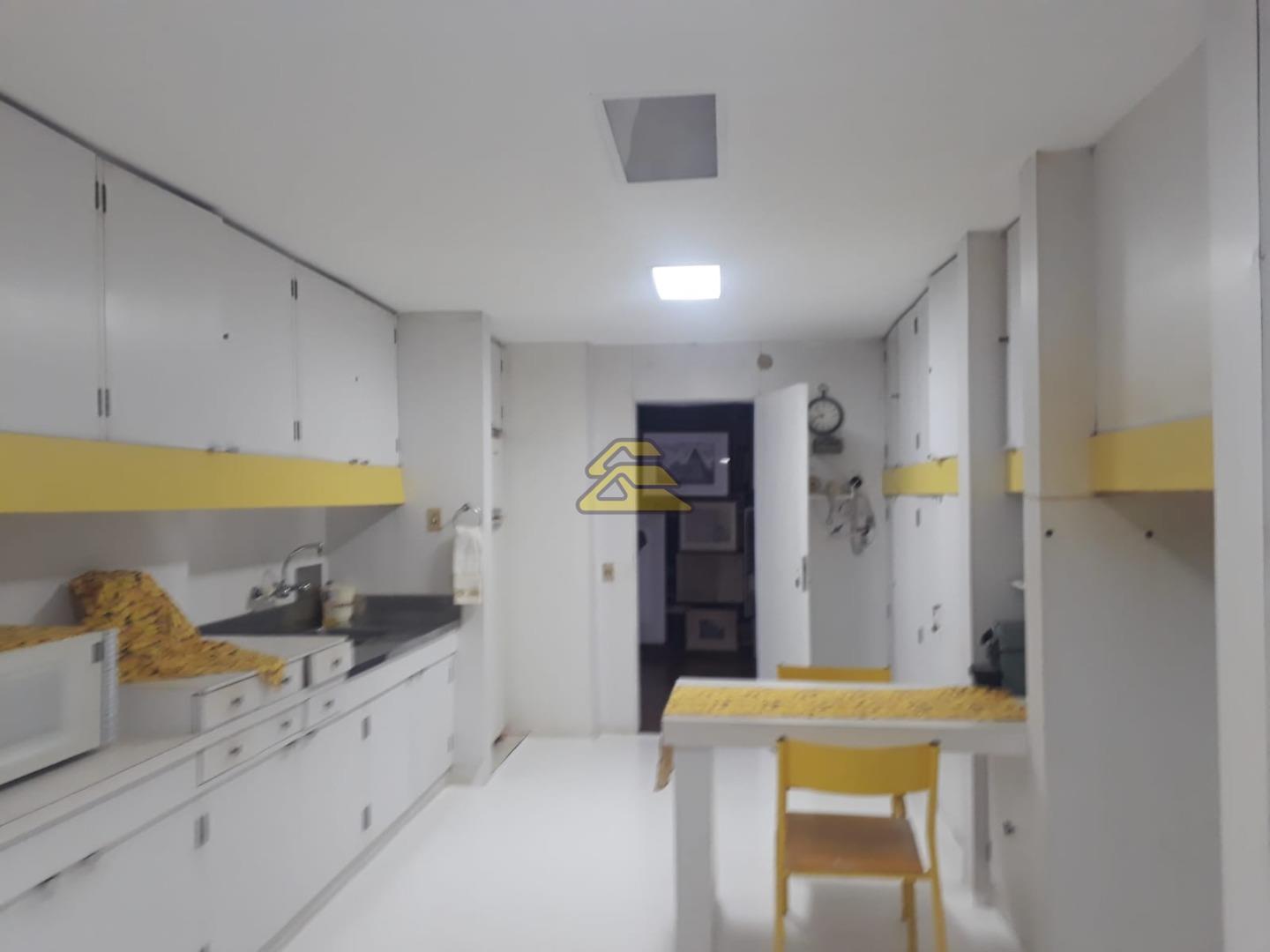 Apartamento à venda com 3 quartos, 330m² - Foto 13