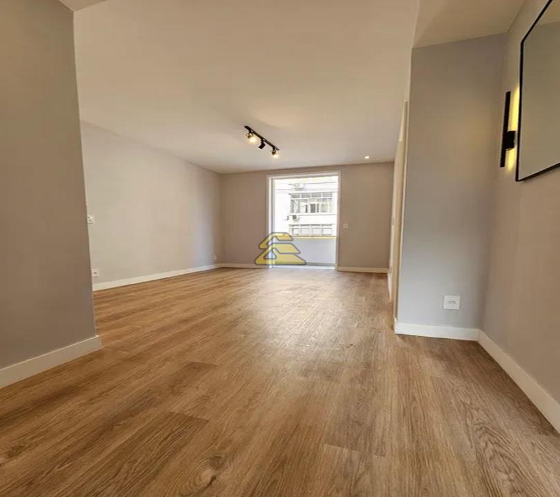 Apartamento à venda com 3 quartos, 75m² - Foto 3