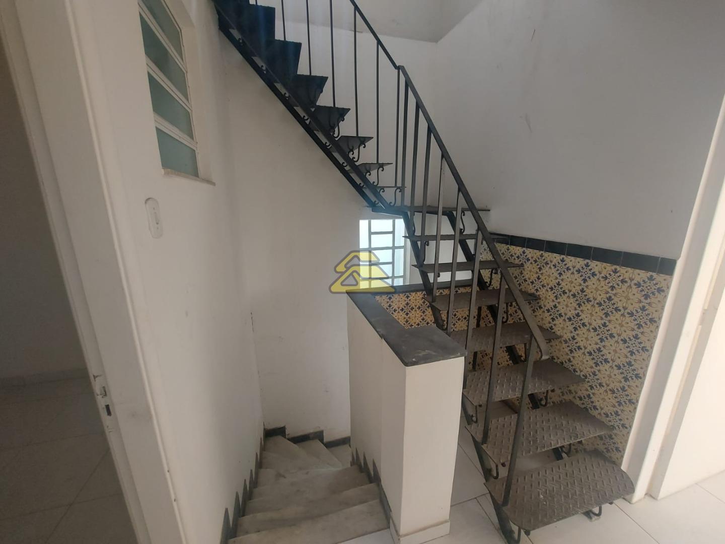 Casa à venda com 7 quartos, 259m² - Foto 17