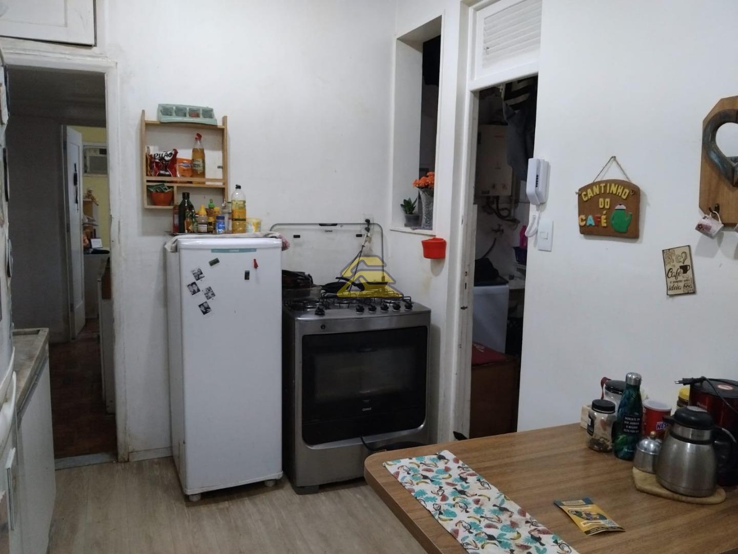 Apartamento à venda com 3 quartos, 140m² - Foto 17