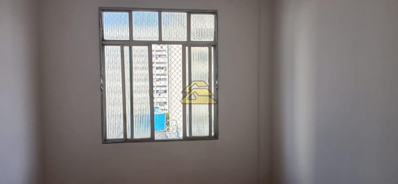 Apartamento à venda com 2 quartos, 77m² - Foto 3