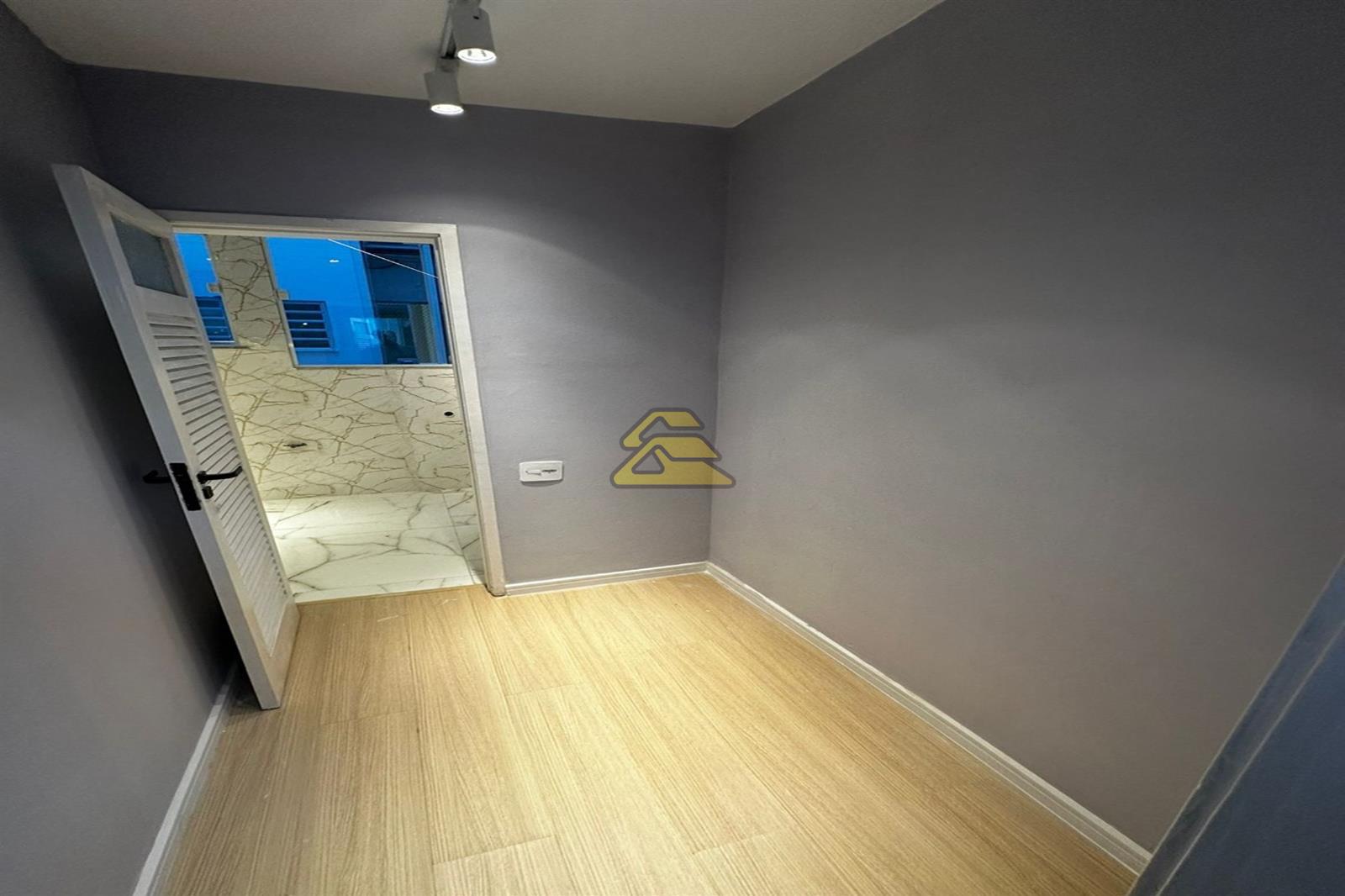 Apartamento à venda com 2 quartos, 70m² - Foto 12