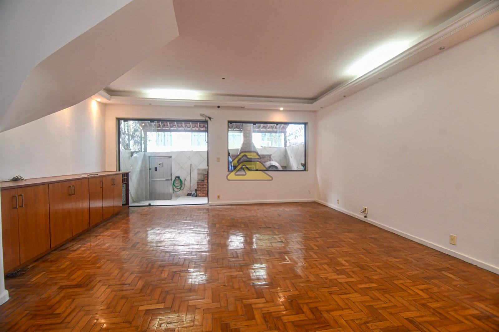 Apartamento à venda com 5 quartos, 230m² - Foto 3