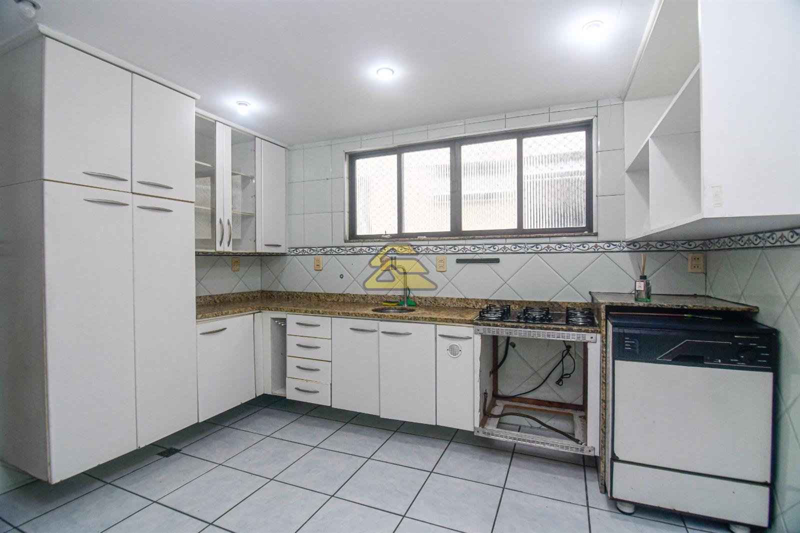 Apartamento à venda com 5 quartos, 230m² - Foto 21