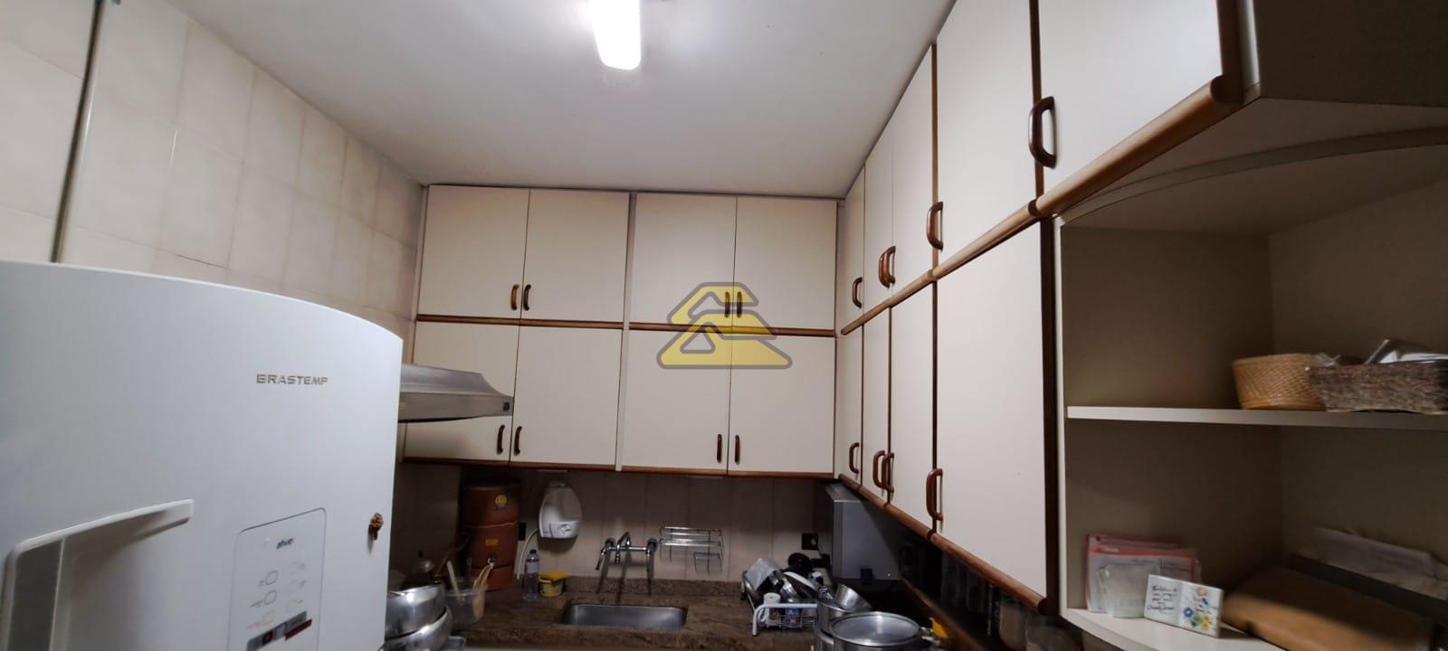 Apartamento à venda com 3 quartos, 176m² - Foto 29