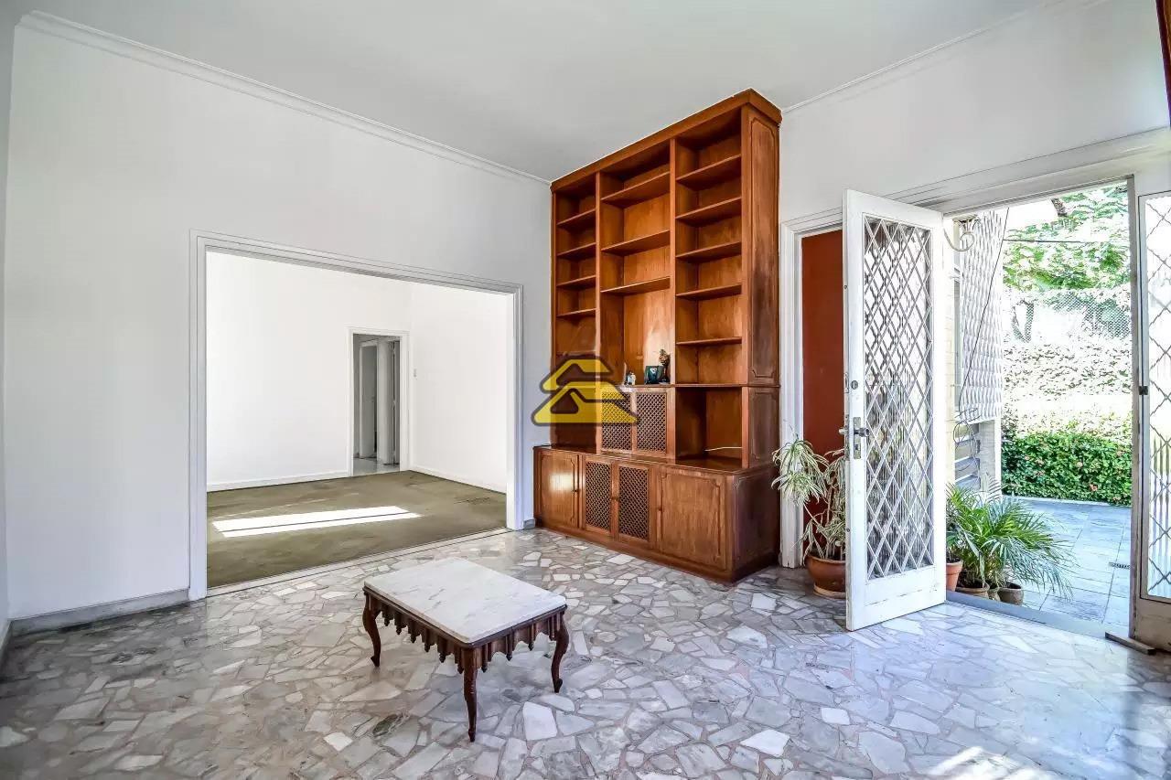 Casa à venda com 4 quartos, 400m² - Foto 1