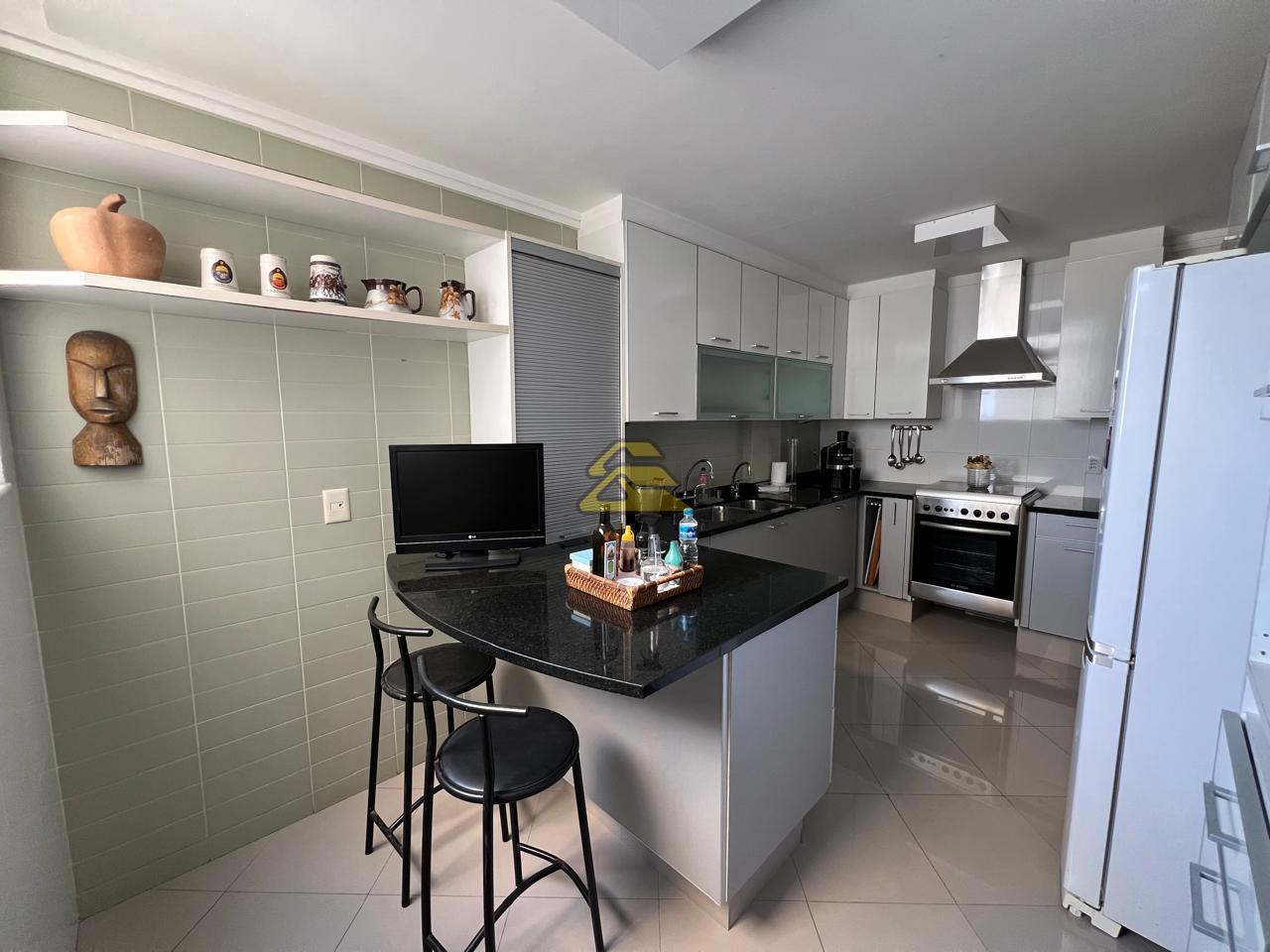 Apartamento à venda e aluguel com 3 quartos, 185m² - Foto 19