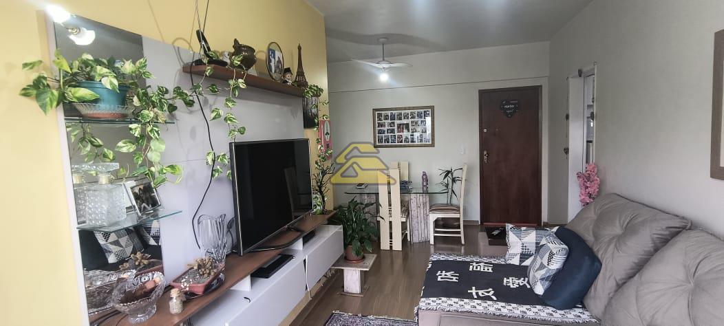 Apartamento à venda com 2 quartos, 64m² - Foto 1