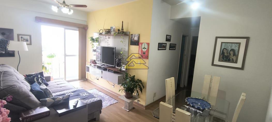 Apartamento à venda com 2 quartos, 64m² - Foto 2