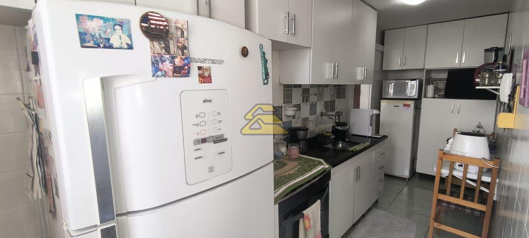 Apartamento à venda com 2 quartos, 64m² - Foto 27