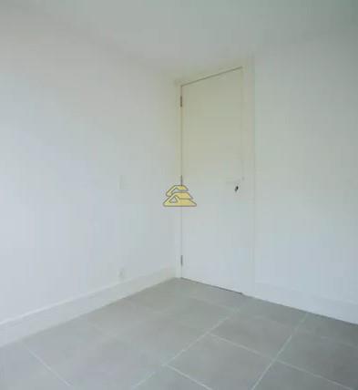 Apartamento à venda com 2 quartos, 75m² - Foto 16