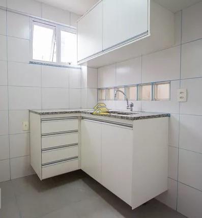 Apartamento à venda com 2 quartos, 75m² - Foto 23