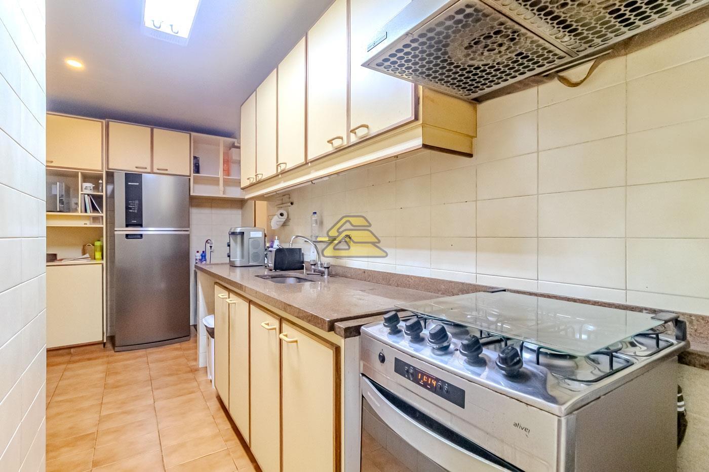 Apartamento à venda com 3 quartos, 137m² - Foto 16