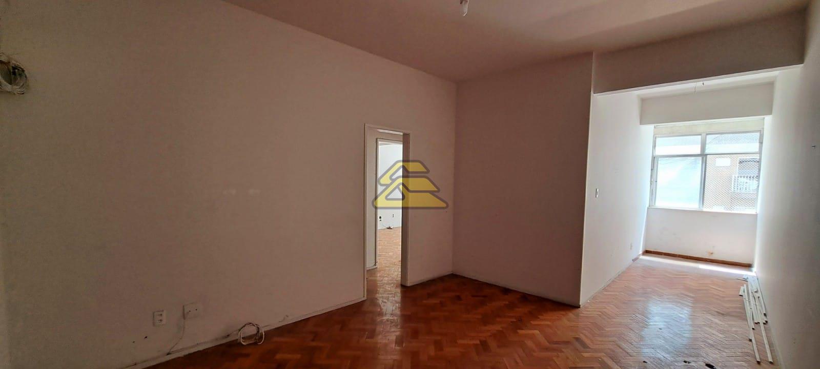 Apartamento à venda com 3 quartos, 111m² - Foto 2