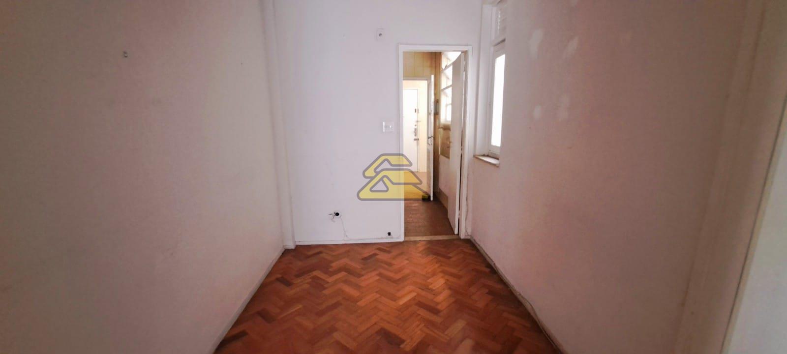 Apartamento à venda com 3 quartos, 111m² - Foto 4