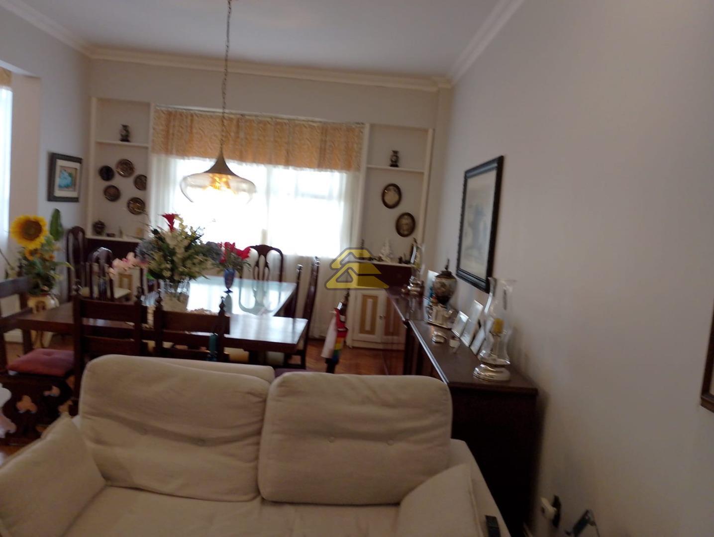 Apartamento à venda com 3 quartos, 200m² - Foto 2