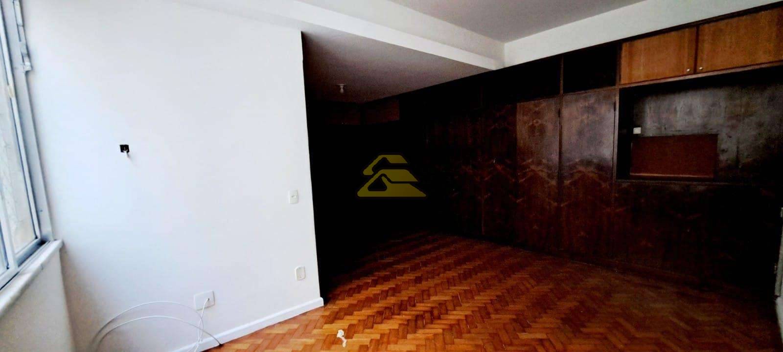 Apartamento à venda com 3 quartos, 183m² - Foto 13