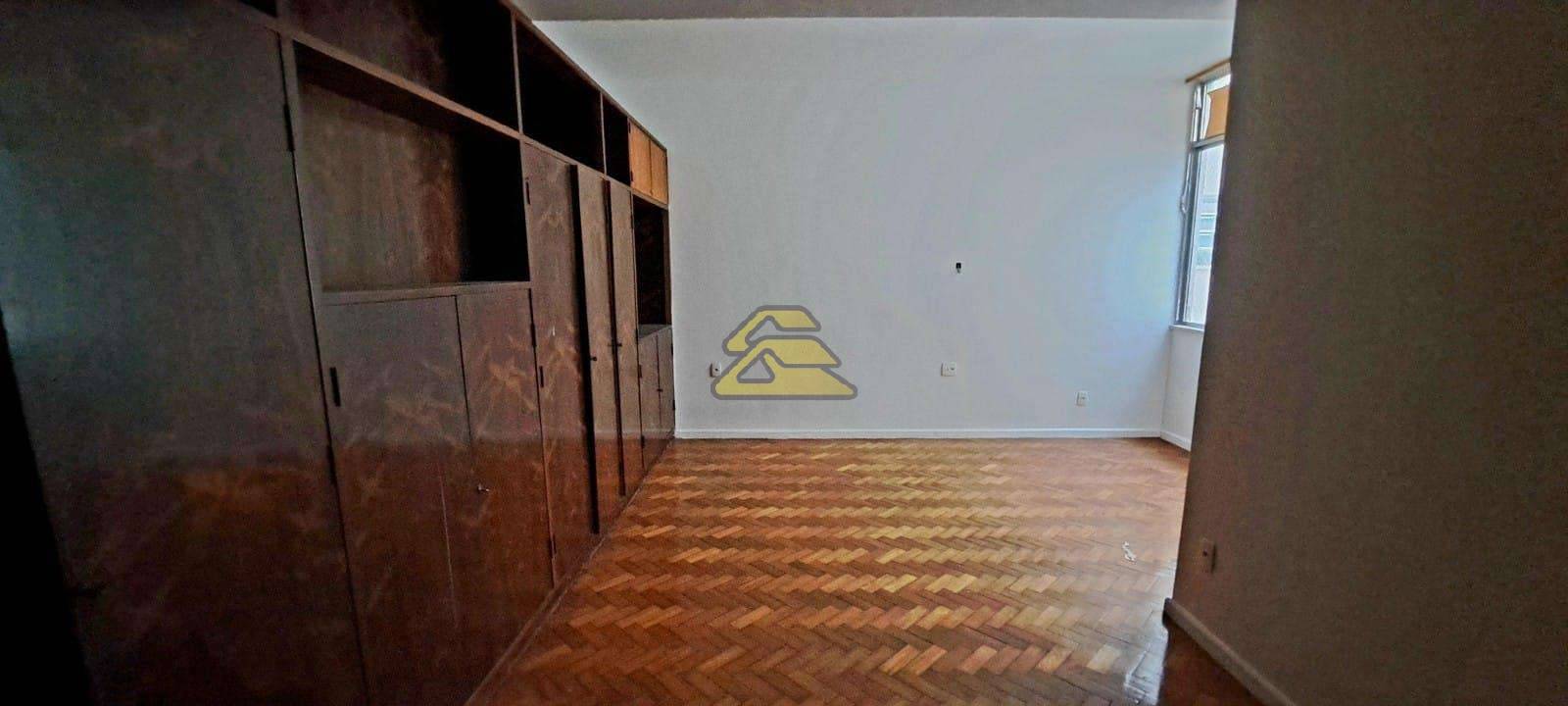 Apartamento à venda com 3 quartos, 183m² - Foto 11