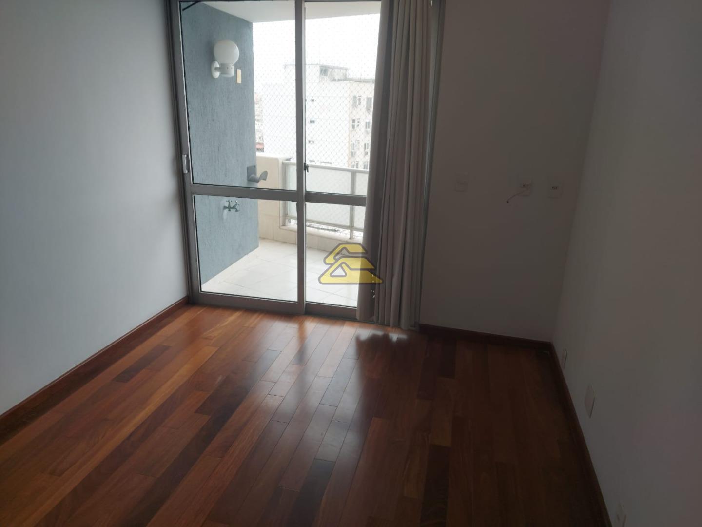 Apartamento à venda com 3 quartos, 112m² - Foto 4