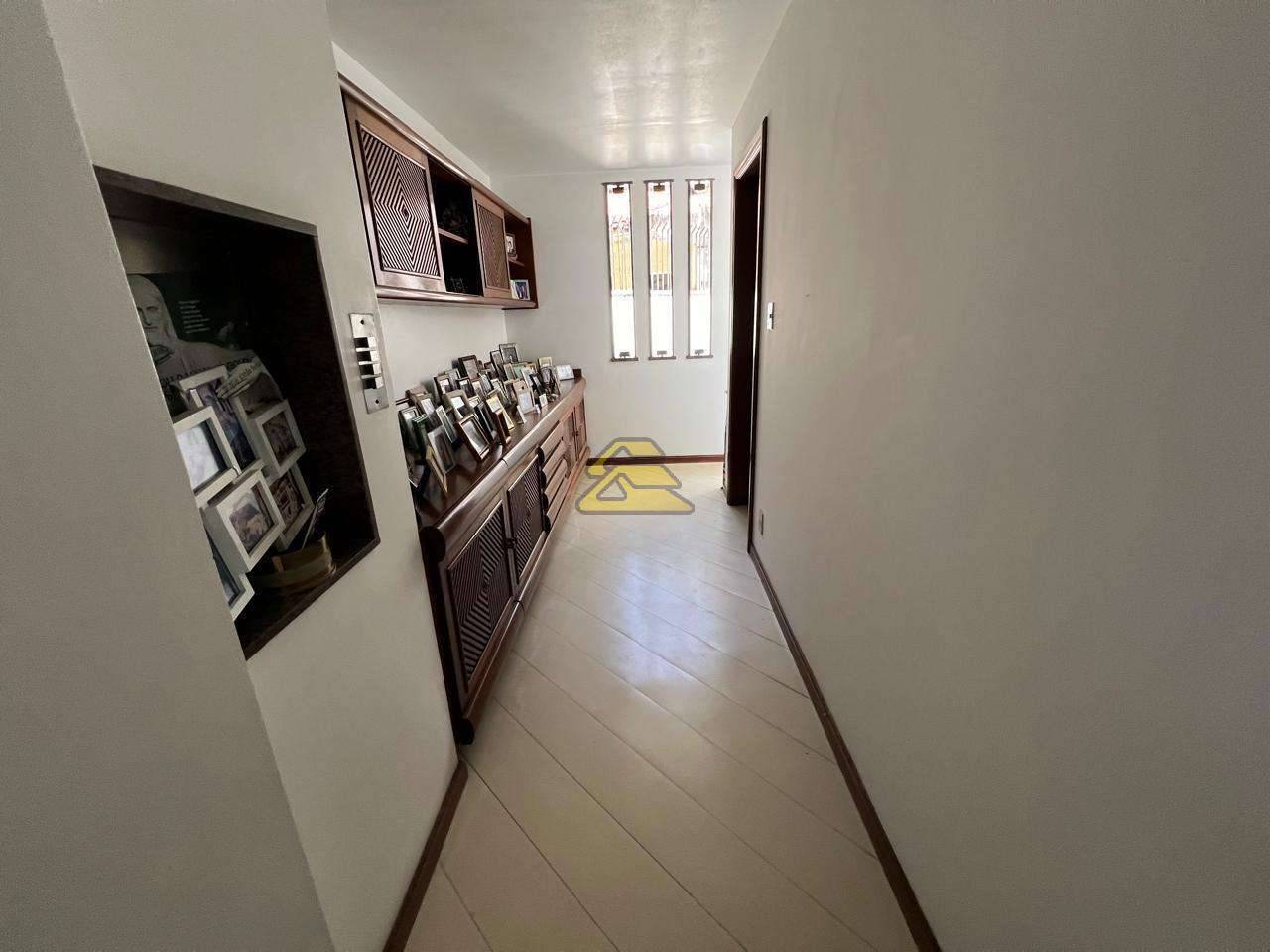 Casa à venda com 6 quartos, 387m² - Foto 10